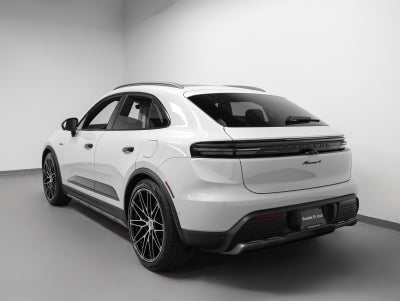 2026 Porsche Macan 4 Electric