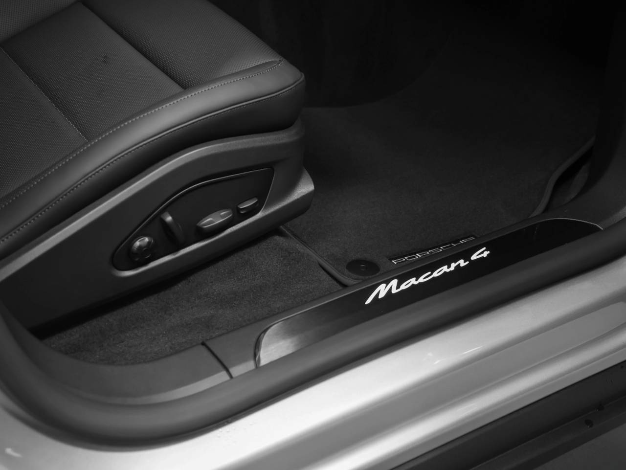 2026 Porsche Macan 4 Electric