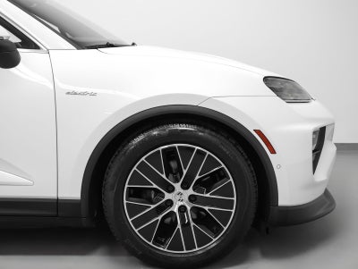 2025 Porsche Macan 4 Electric