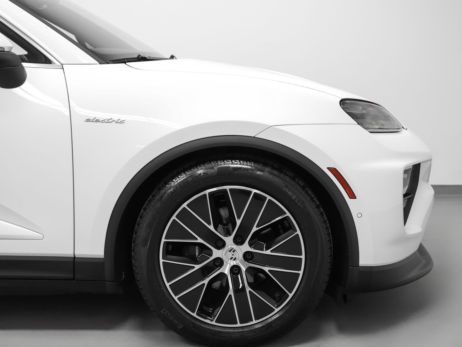 2025 Porsche Macan 4 Electric
