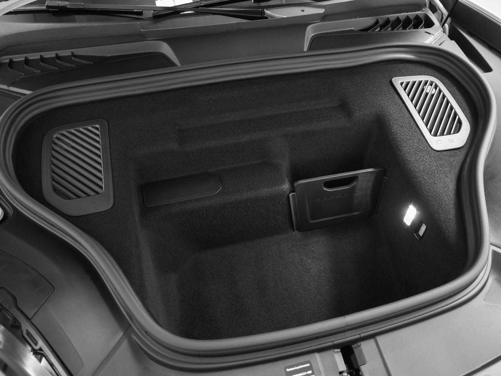 2025 Porsche Macan 4 Electric