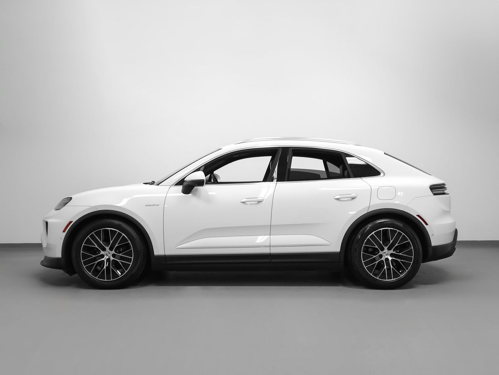 2025 Porsche Macan 4 Electric