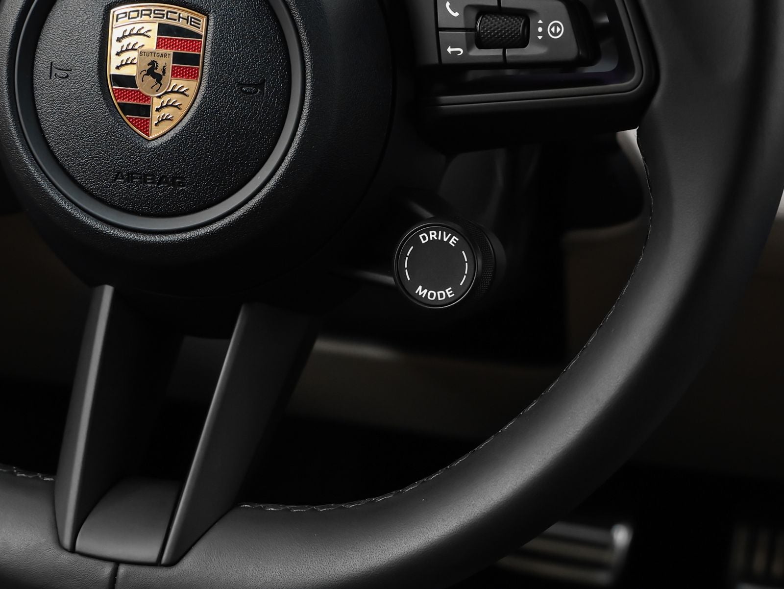 2025 Porsche Macan 4 Electric