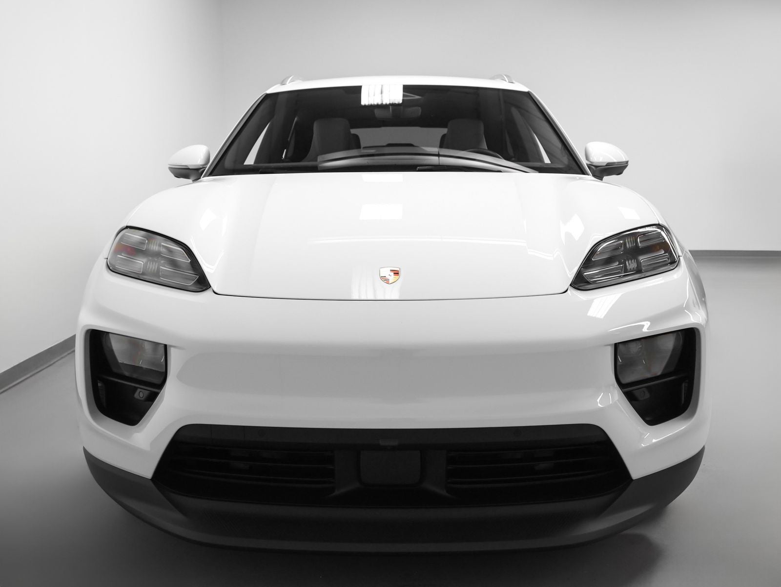 2025 Porsche Macan 4 Electric