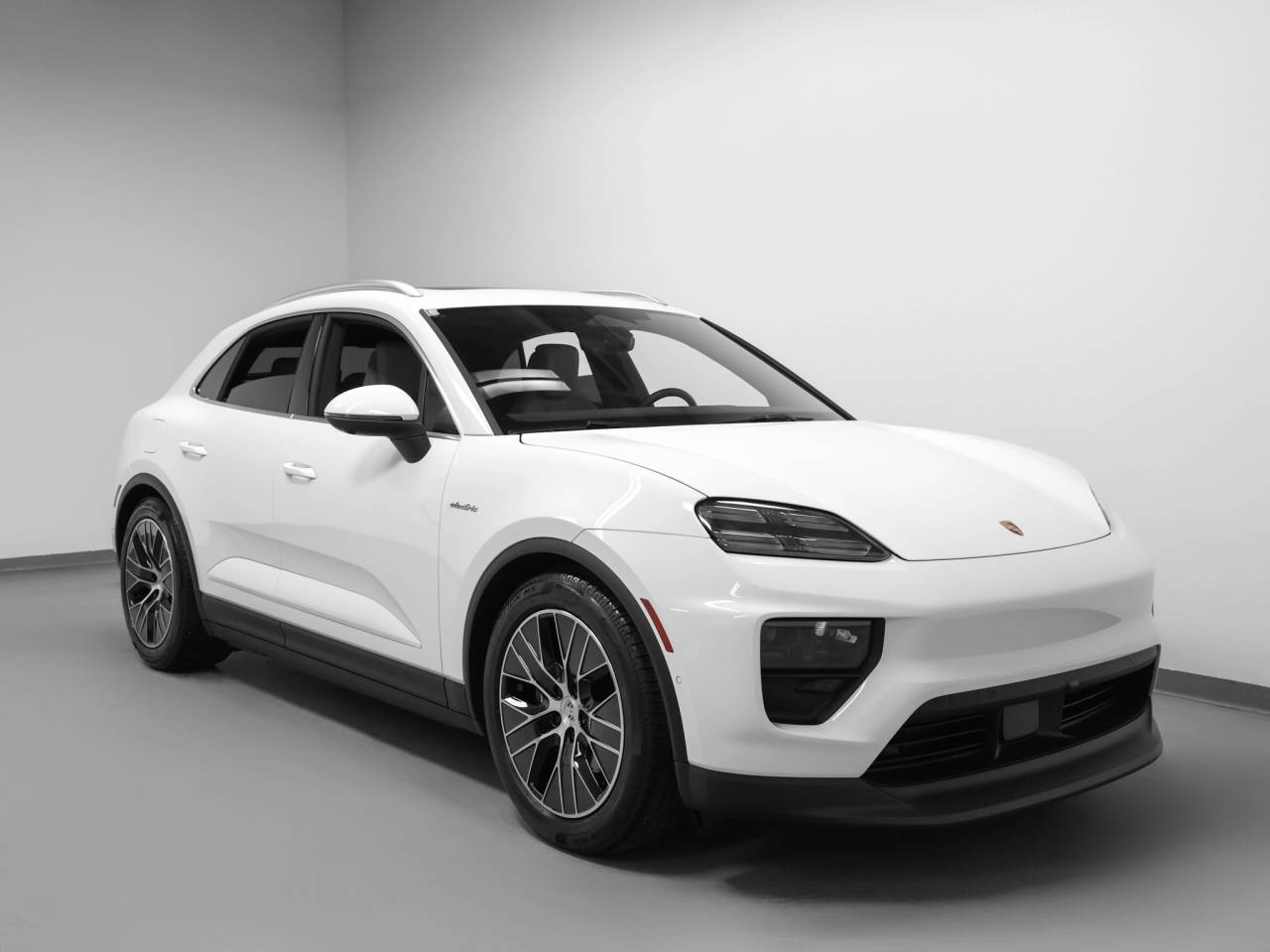 2025 Porsche Macan 4 Electric