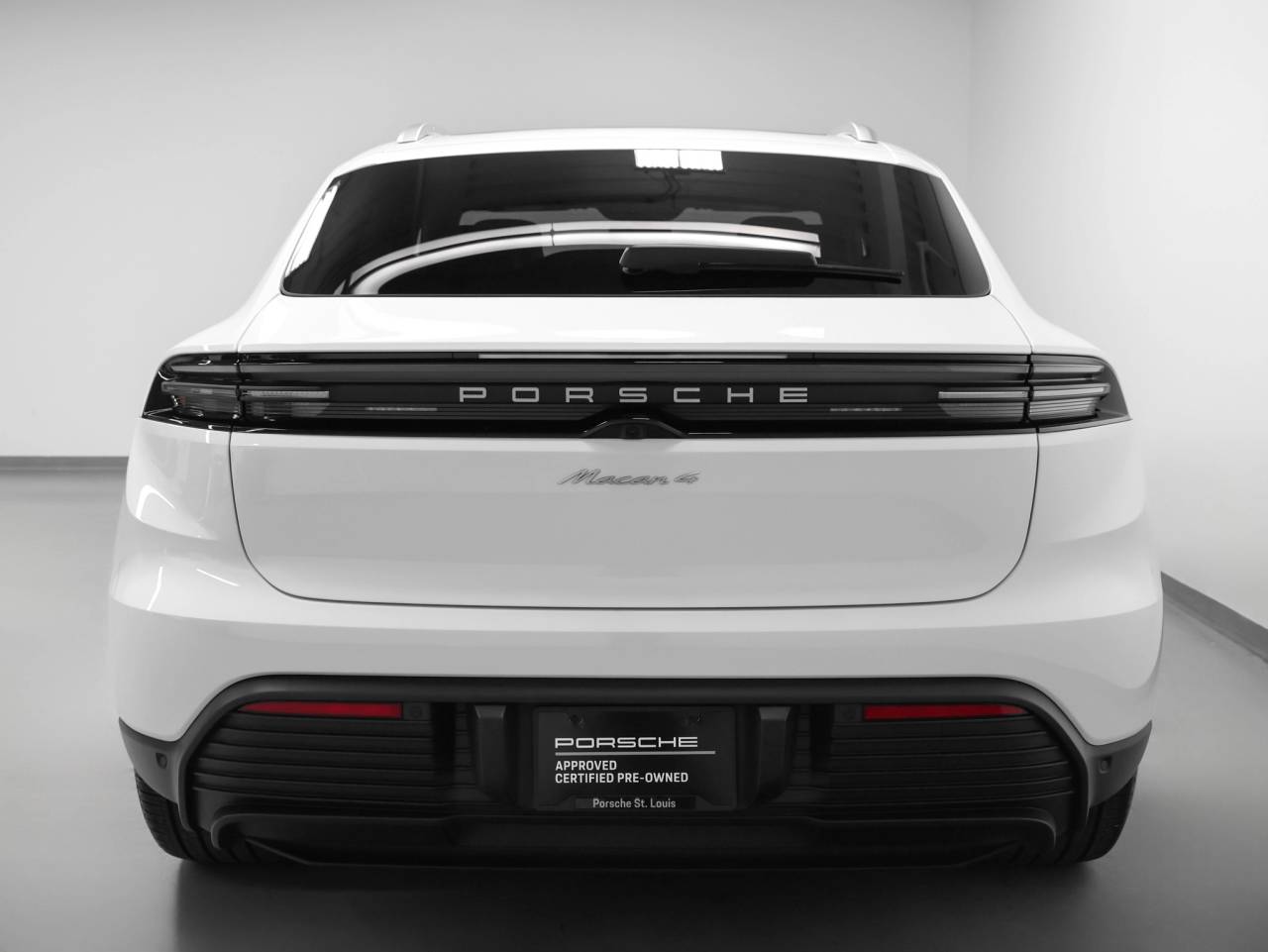 2025 Porsche Macan 4 Electric
