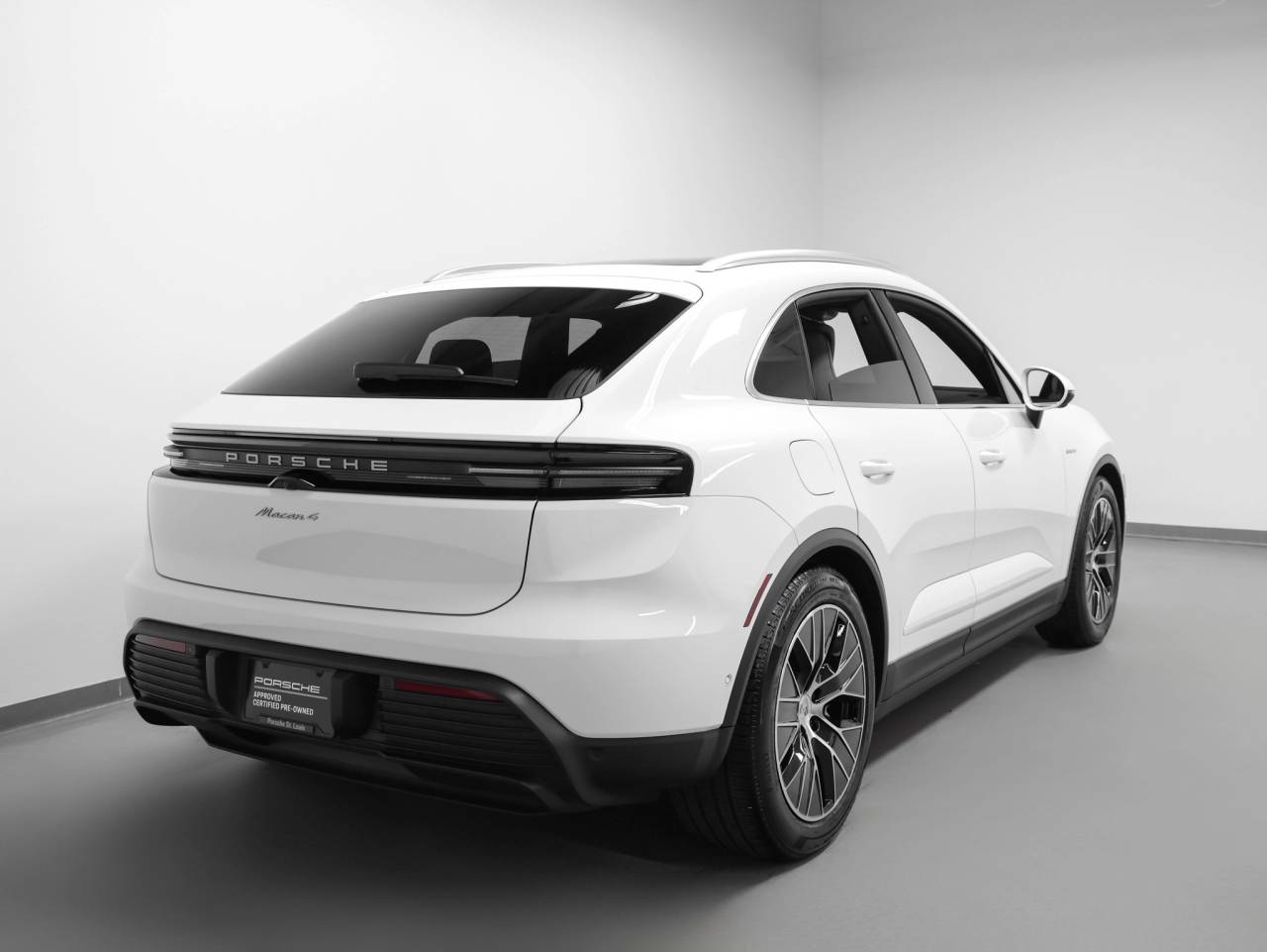 2025 Porsche Macan 4 Electric