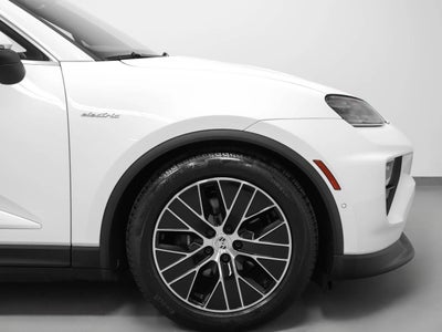 2025 Porsche Macan 4 Electric