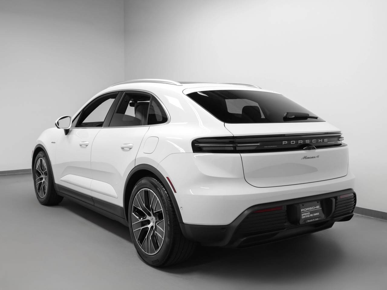 2025 Porsche Macan 4 Electric