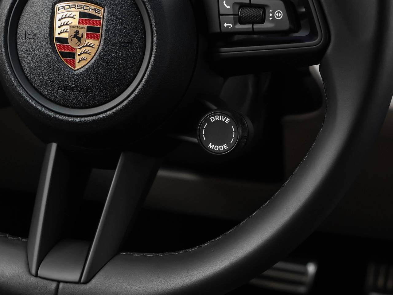 2025 Porsche Macan 4 Electric