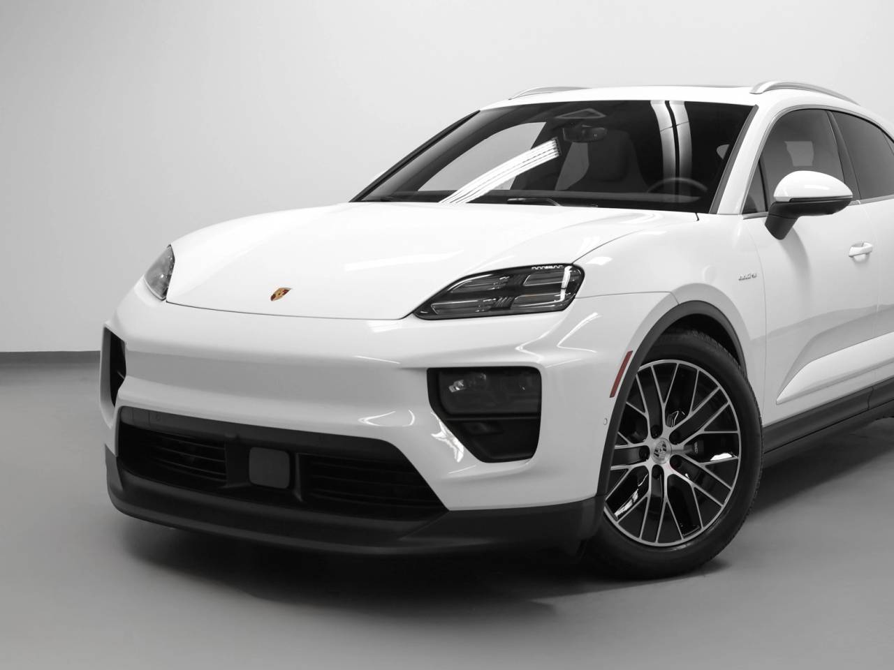 2025 Porsche Macan 4 Electric