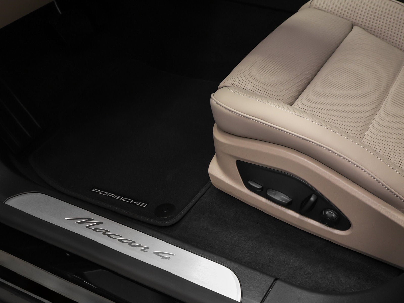 2026 Porsche Macan Electric 4