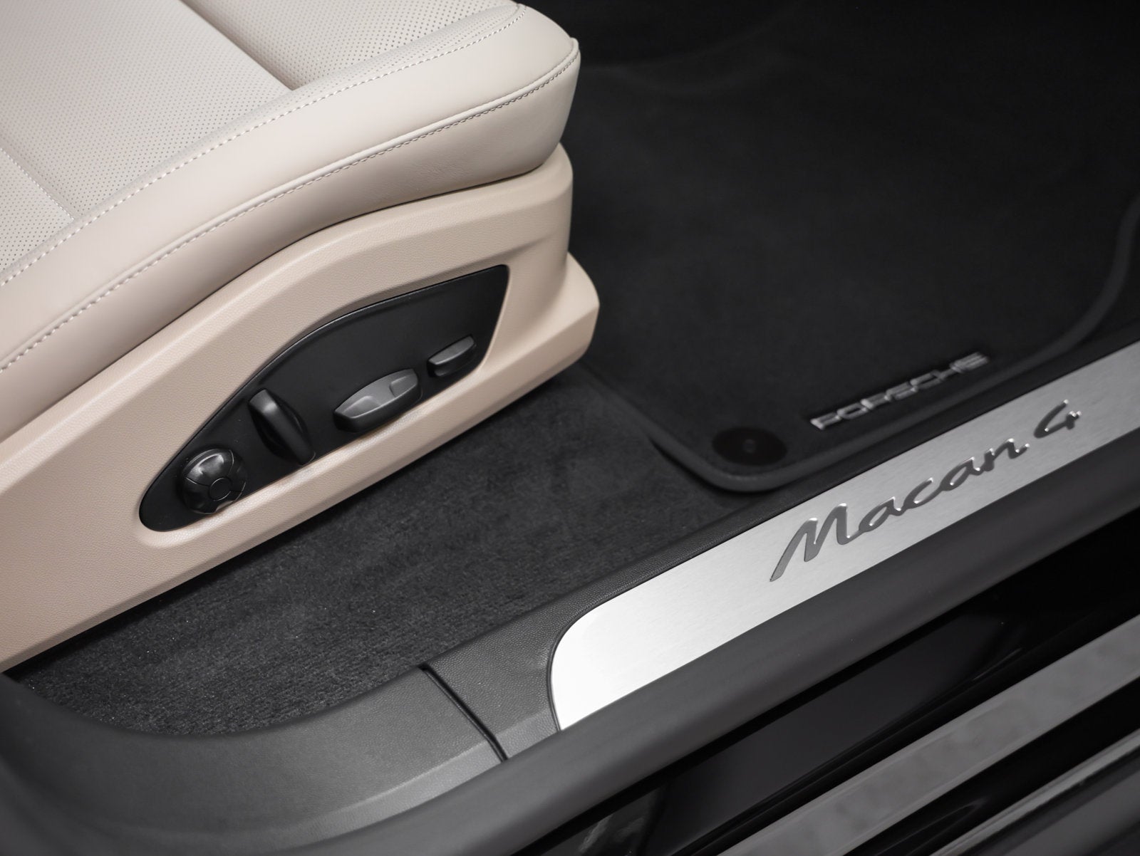 2026 Porsche Macan Electric 4