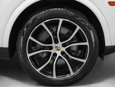 2023 Porsche Cayenne S Platinum Edition