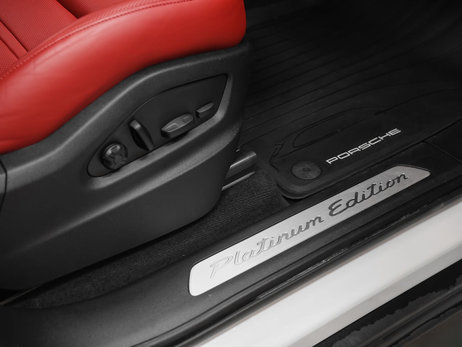 2023 Porsche Cayenne S Platinum Edition