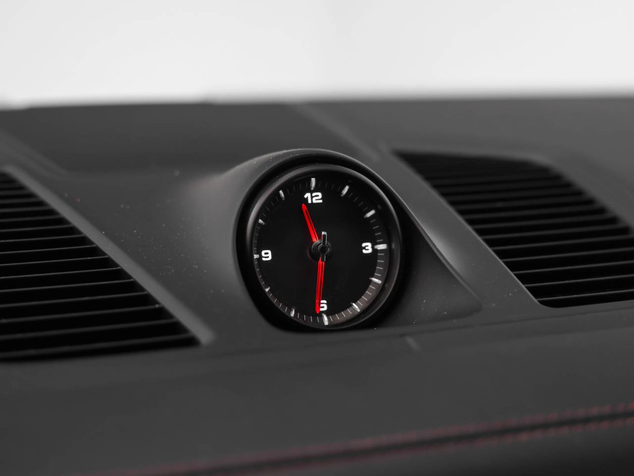 2023 Porsche Cayenne S Platinum Edition