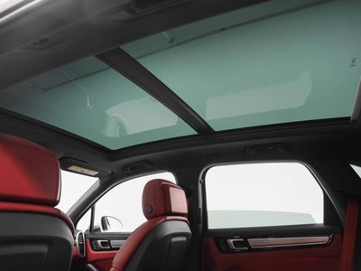 2023 Porsche Cayenne S Platinum Edition