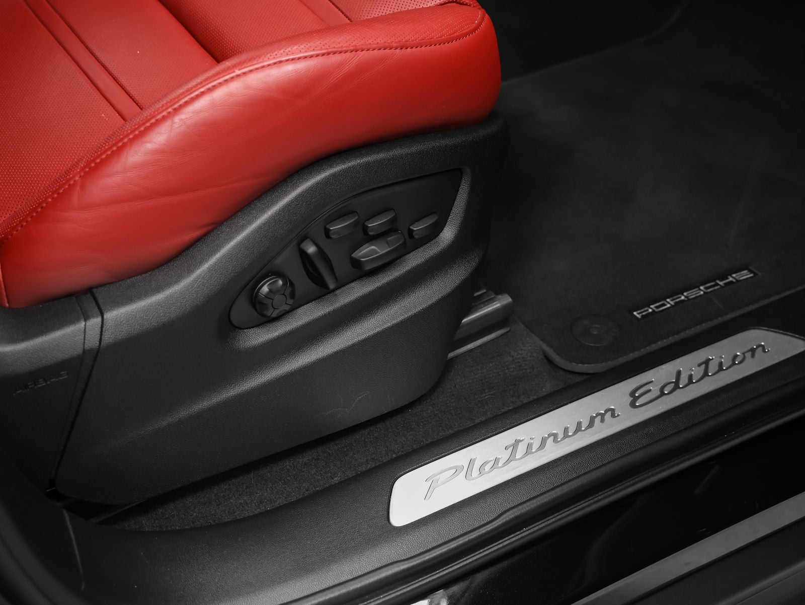 2023 Porsche Cayenne S Platinum Edition