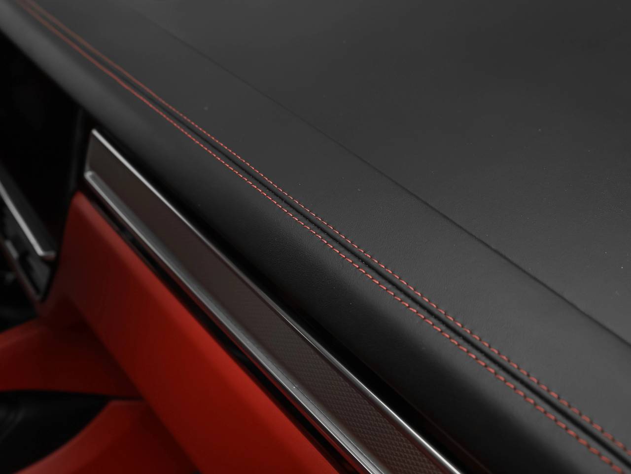 2023 Porsche Cayenne S Platinum Edition