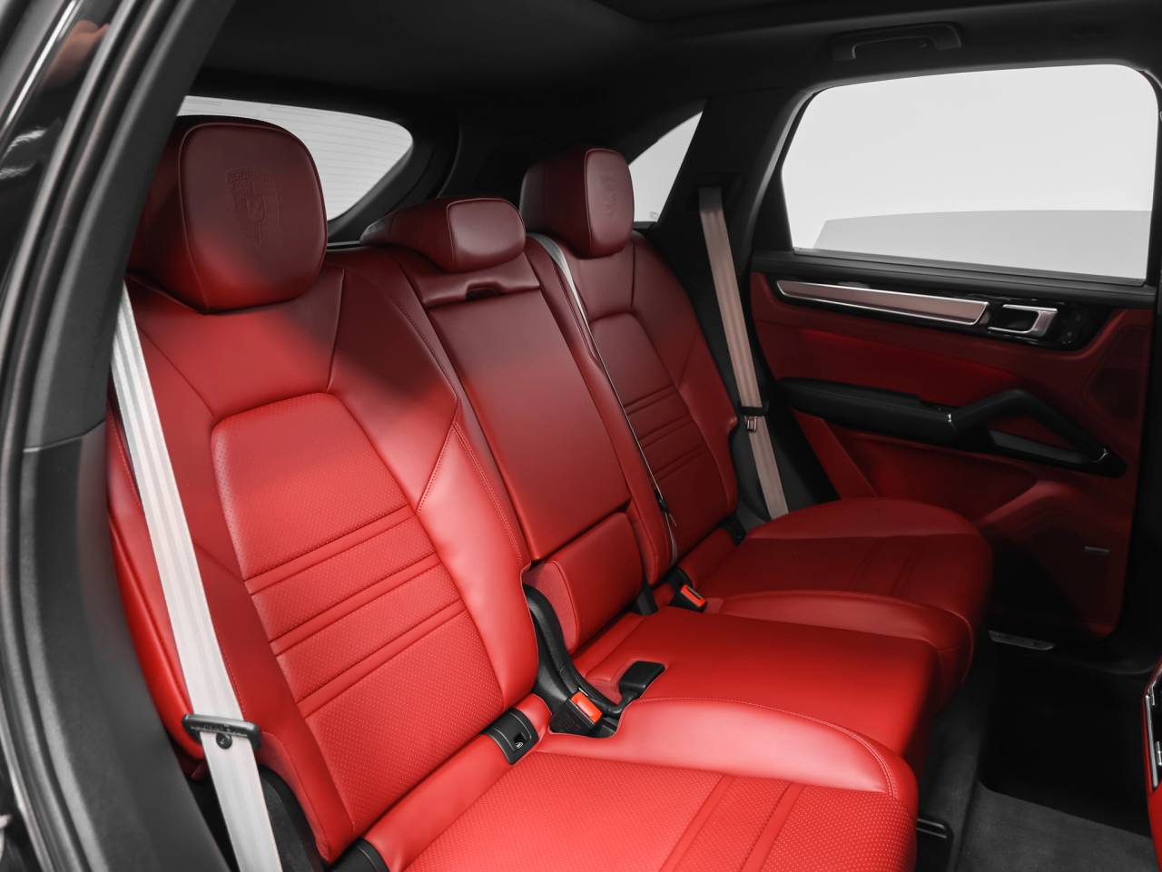 2023 Porsche Cayenne S Platinum Edition