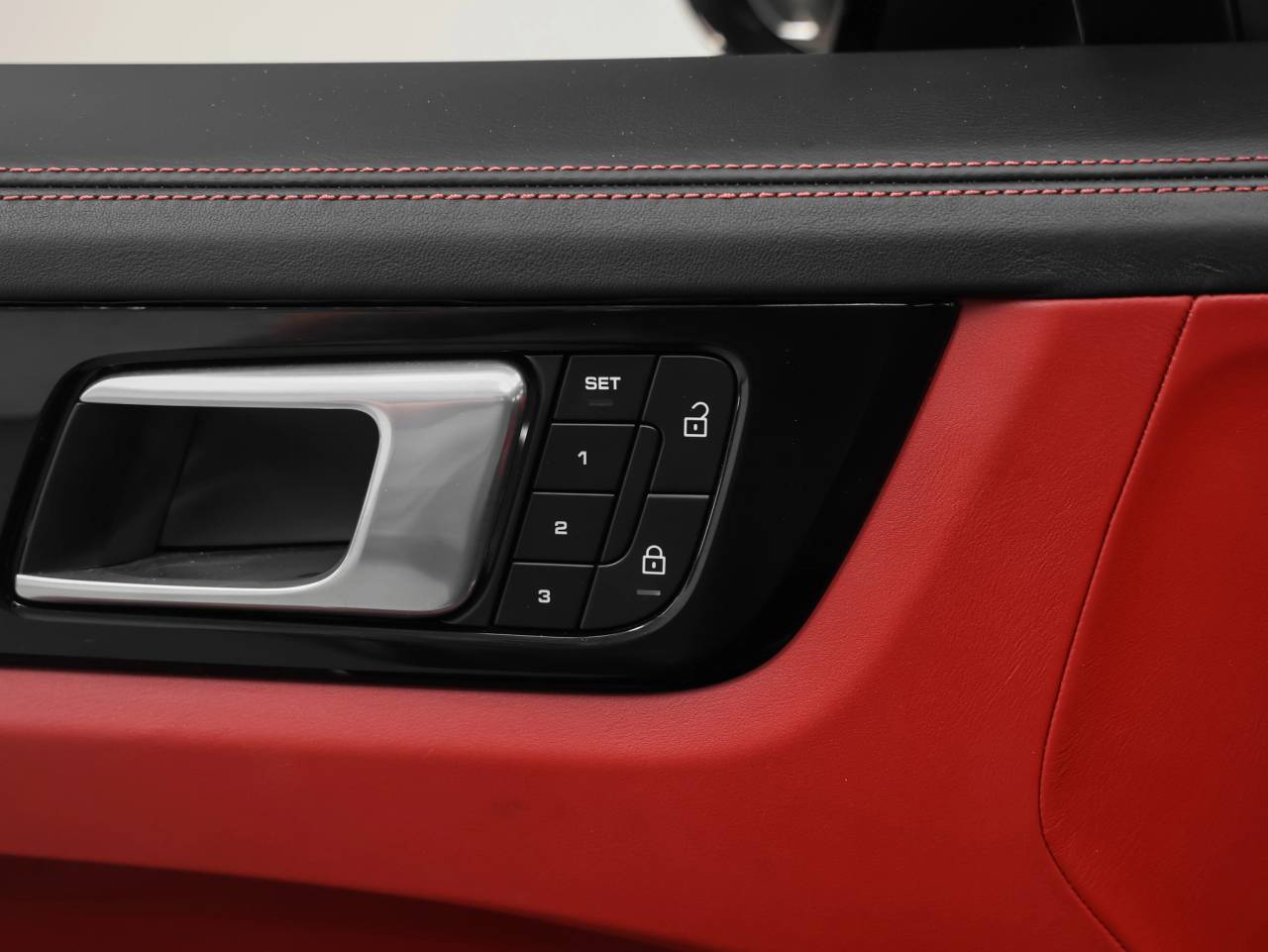 2023 Porsche Cayenne S Platinum Edition