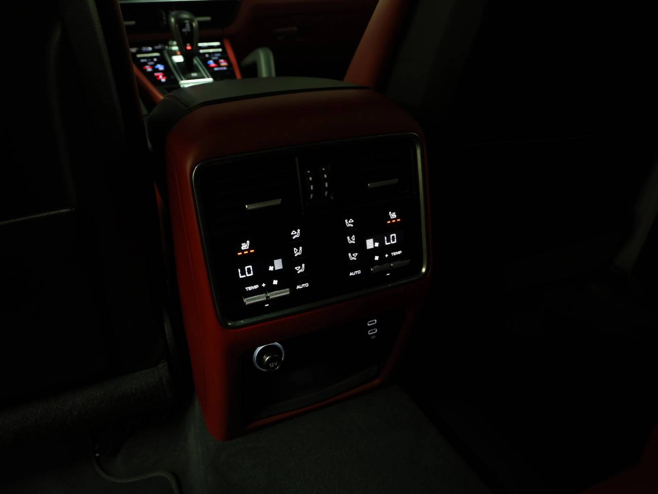2023 Porsche Cayenne S Platinum Edition