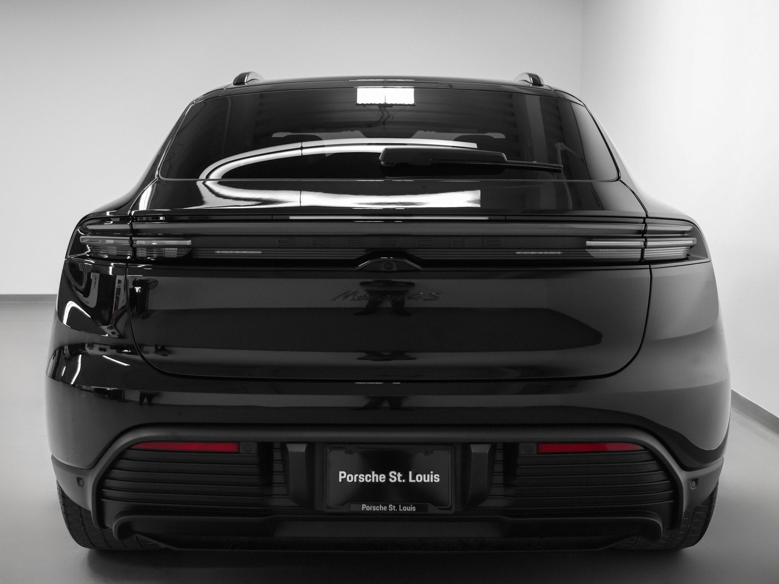 2025 Porsche Macan Electric 4S