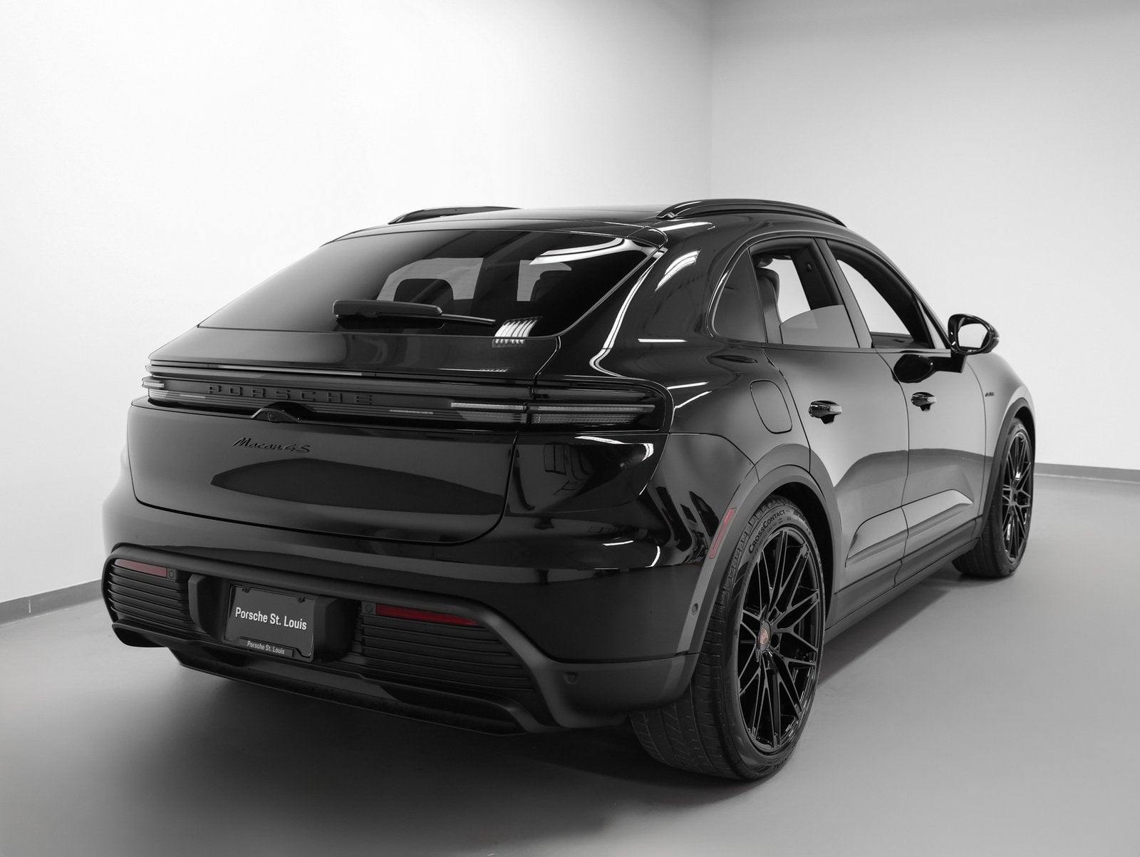 2025 Porsche Macan Electric 4S