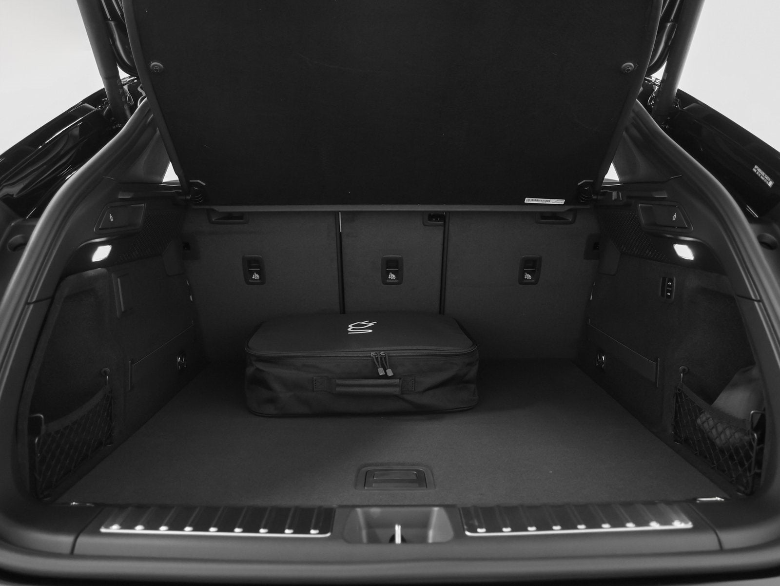 2025 Porsche Macan Electric 4S