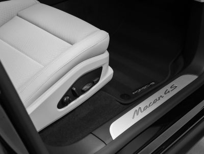 2025 Porsche Macan Electric 4S