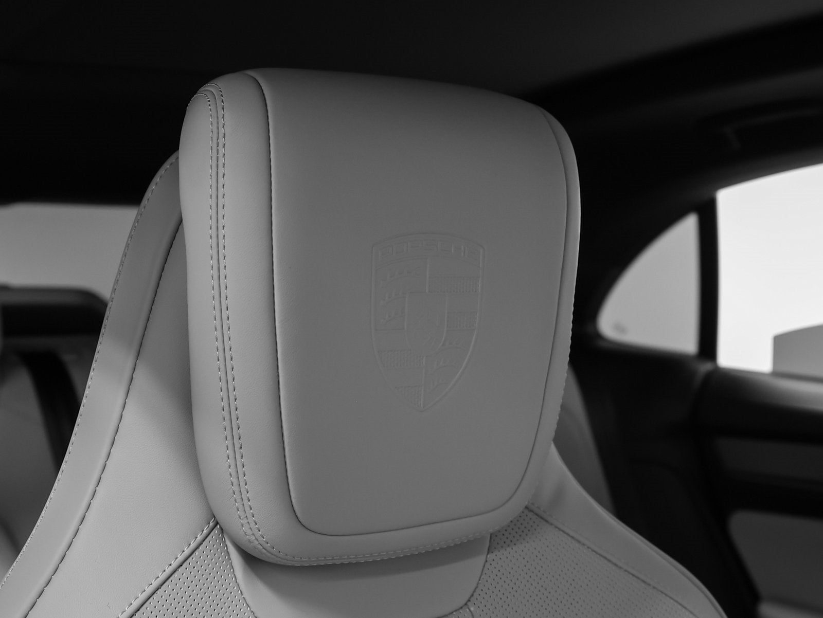 2025 Porsche Macan Electric 4S