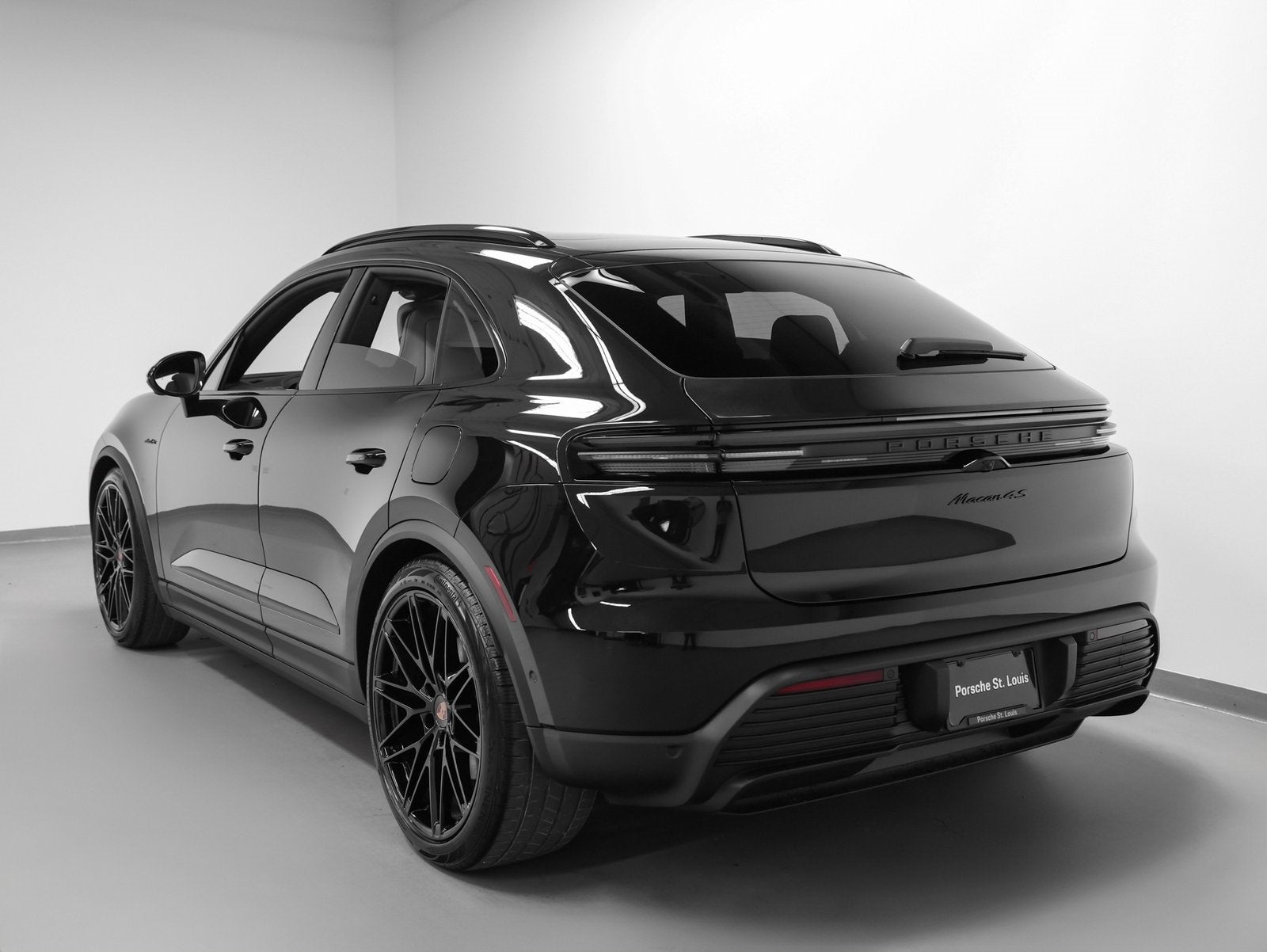 2025 Porsche Macan Electric 4S