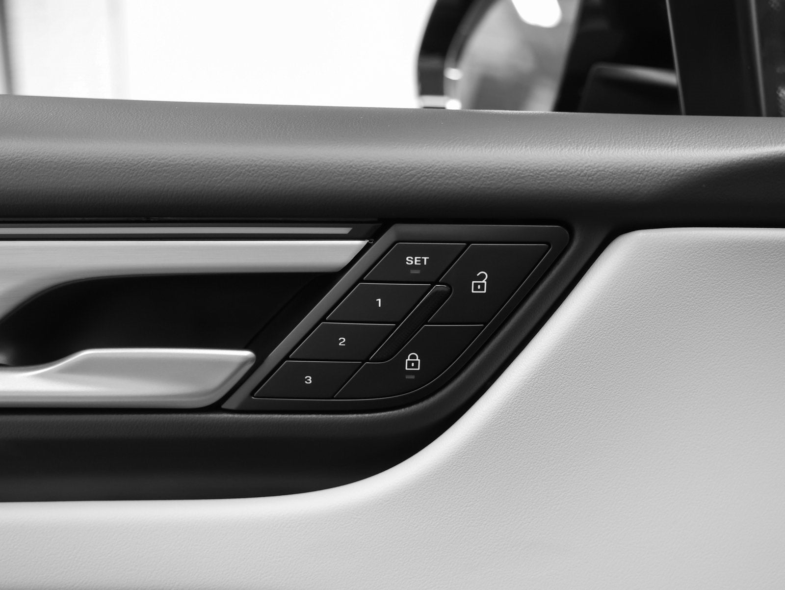 2025 Porsche Macan Electric 4S