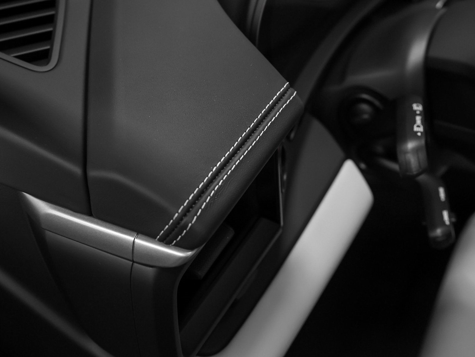 2025 Porsche Macan Electric 4S