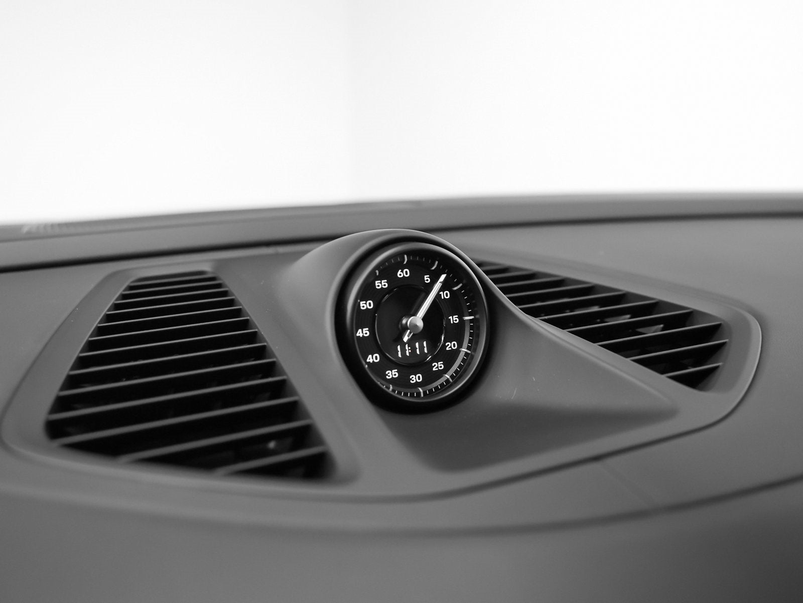 2025 Porsche Macan Electric 4S