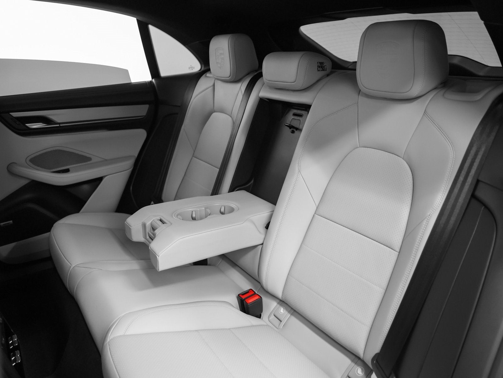 2025 Porsche Macan Electric 4S