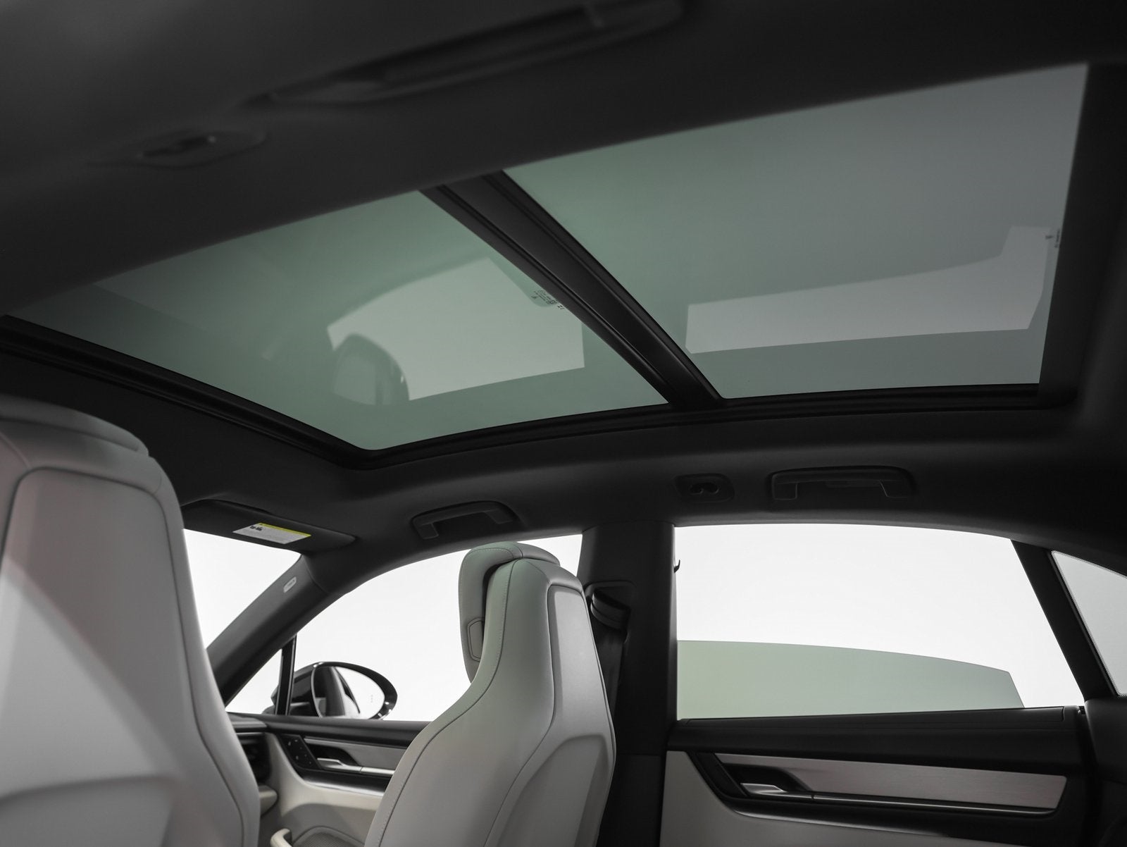 2025 Porsche Macan Electric 4S