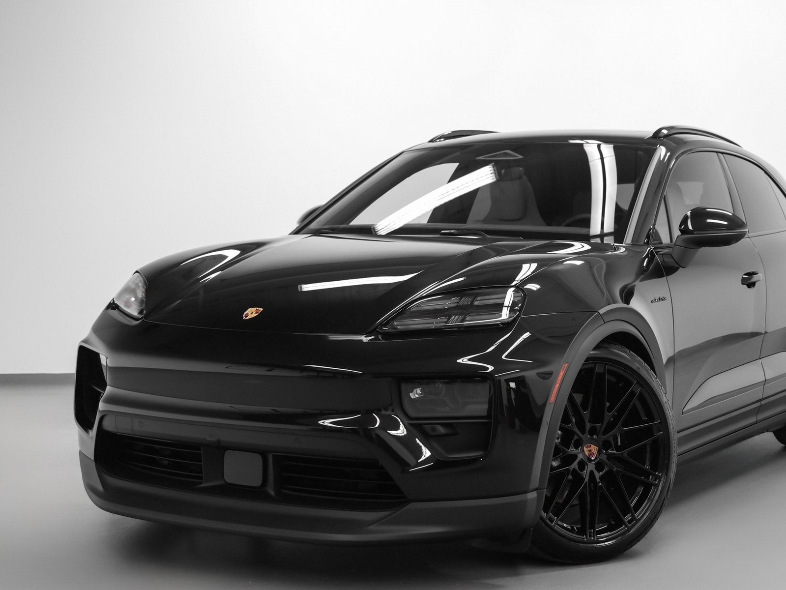 2025 Porsche Macan Electric 4S