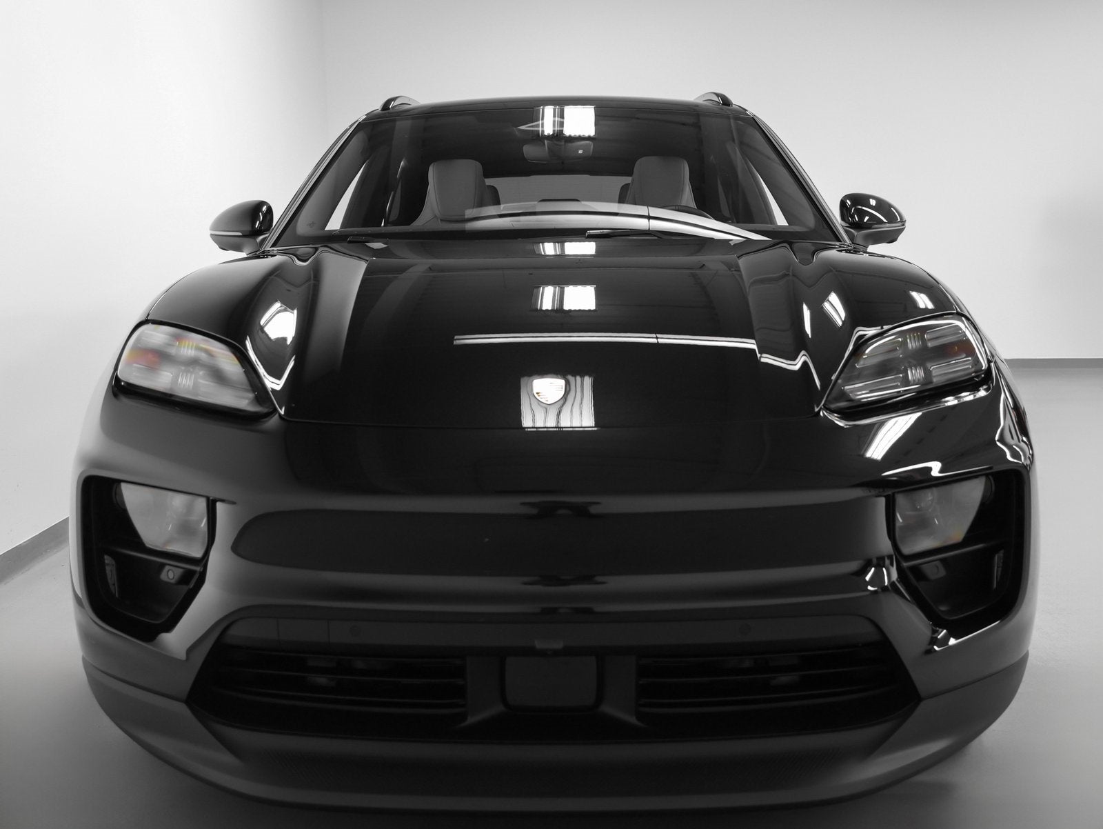 2025 Porsche Macan Electric 4S