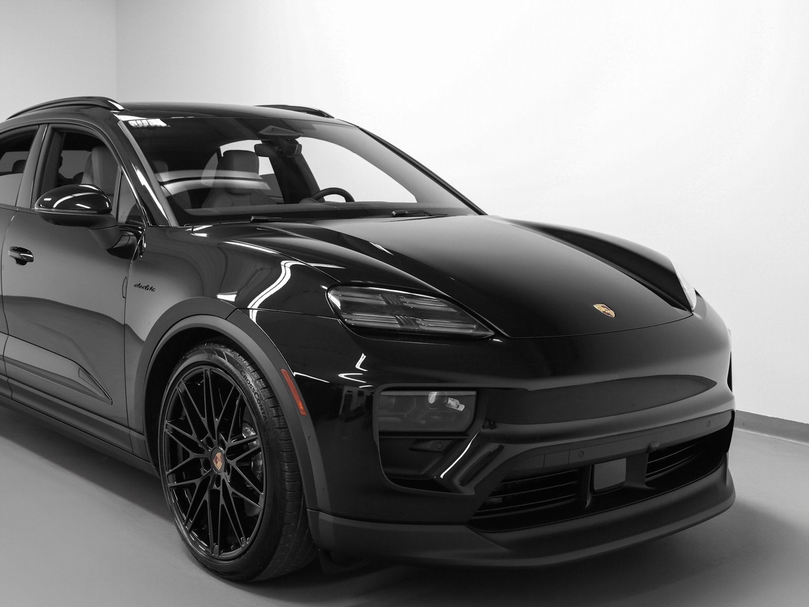 2025 Porsche Macan Electric 4S