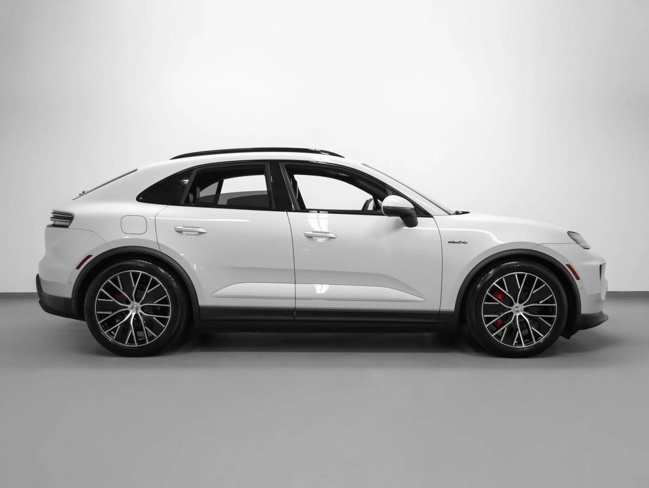 2025 Porsche Macan Macan 4S Electric