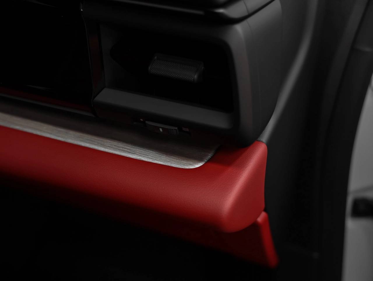 2025 Porsche Macan Macan 4S Electric