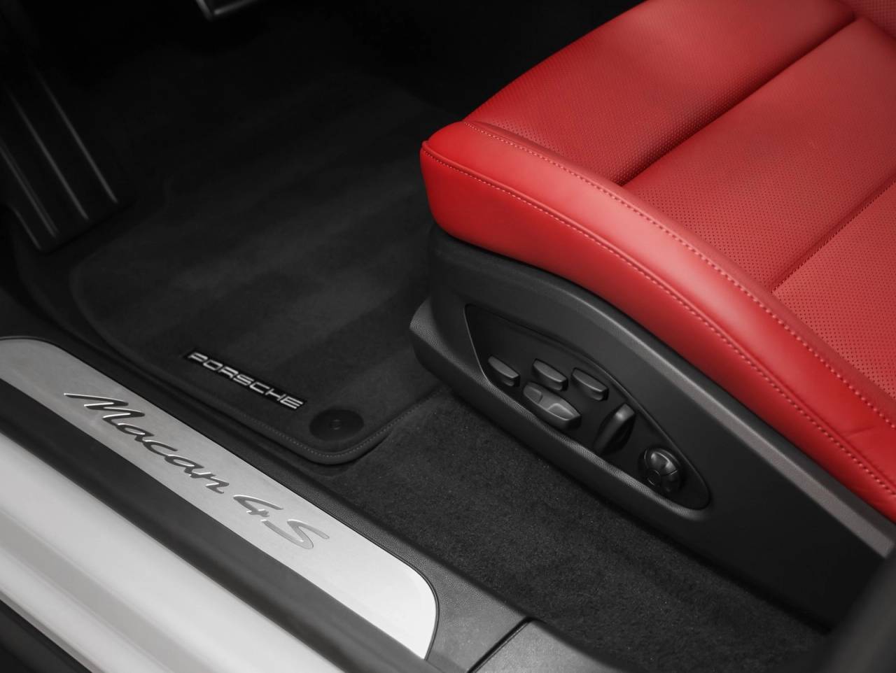 2025 Porsche Macan Macan 4S Electric