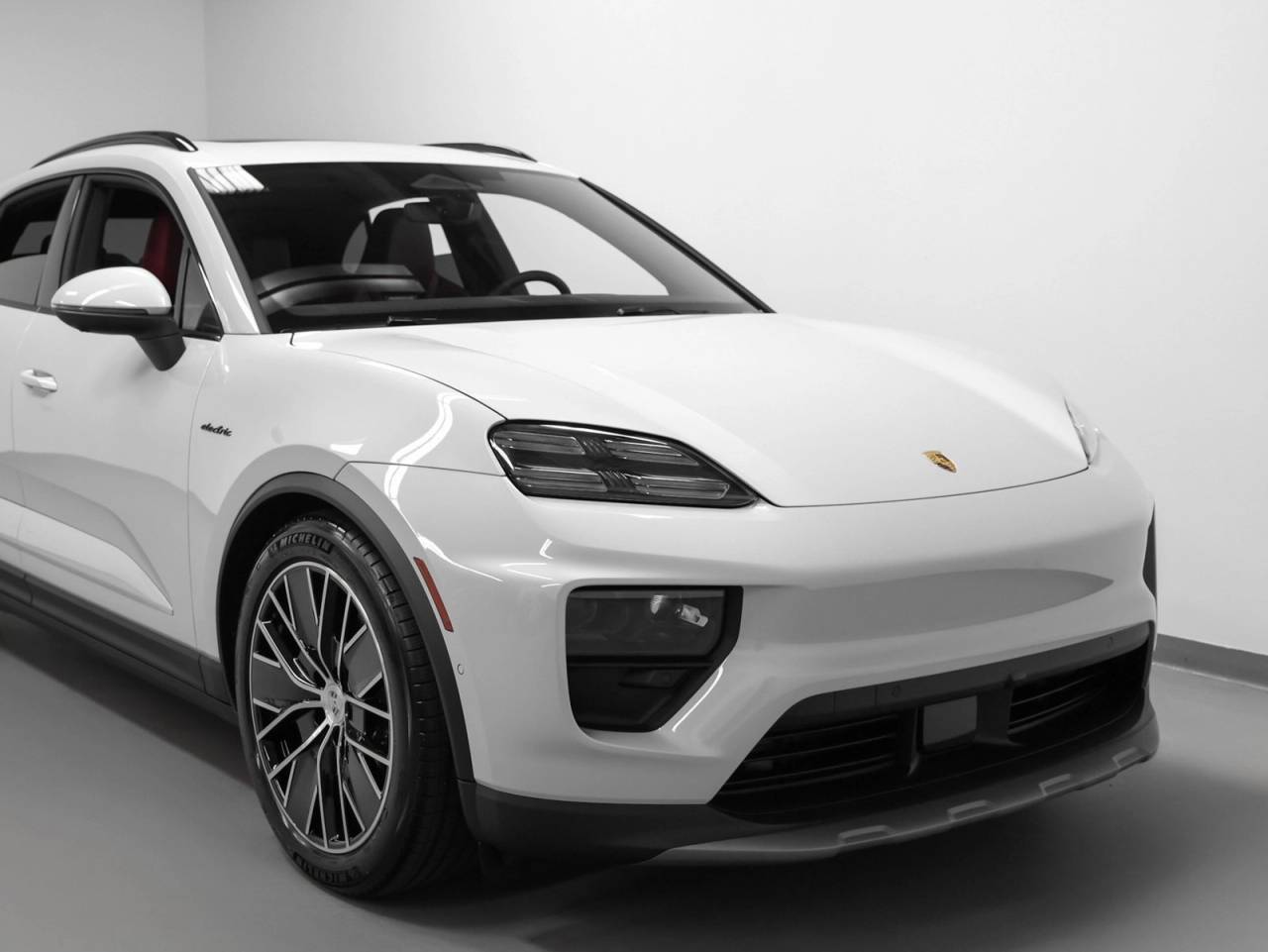 2025 Porsche Macan Macan 4S Electric