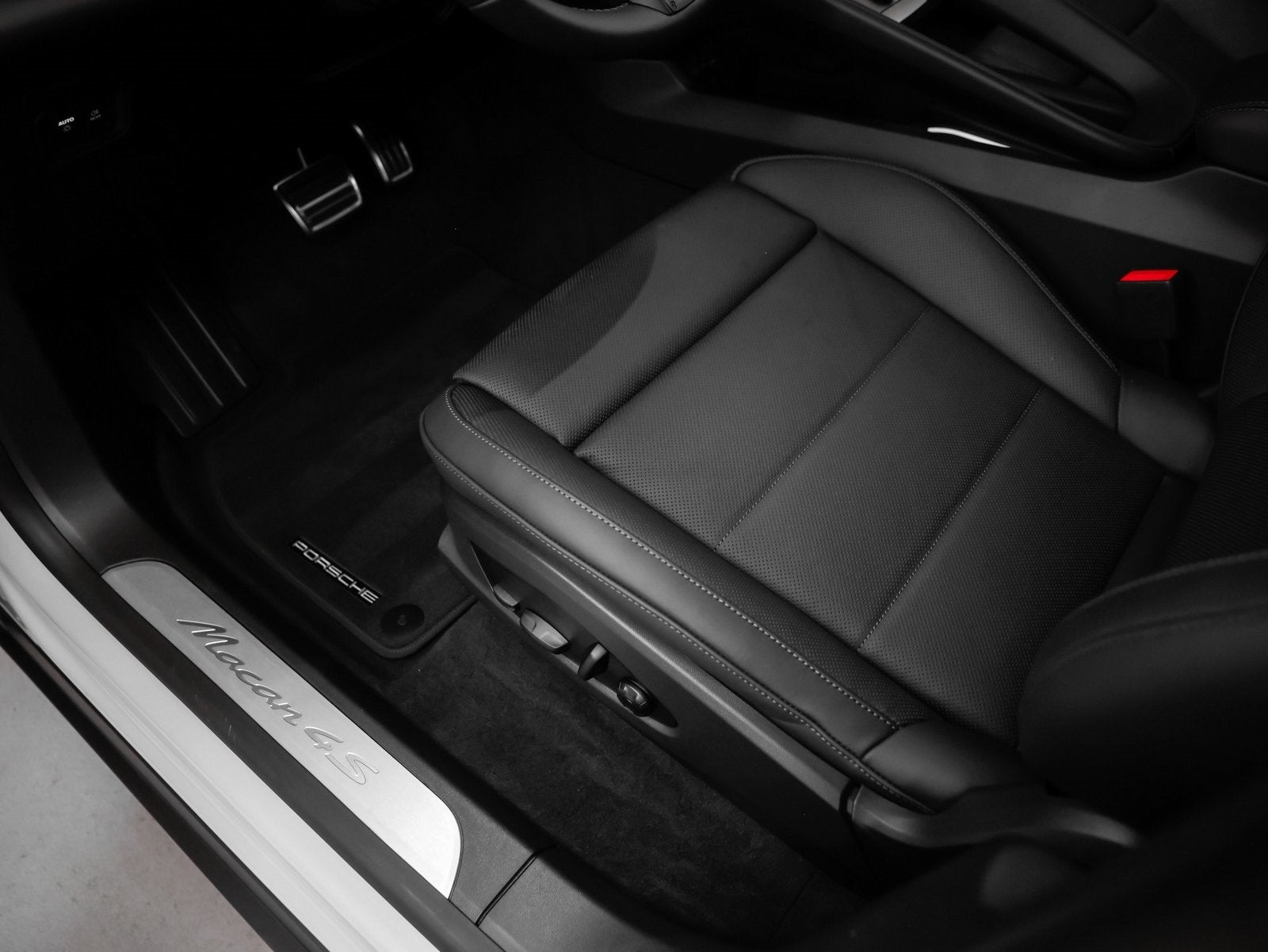 2025 Porsche Macan Macan 4S Electric