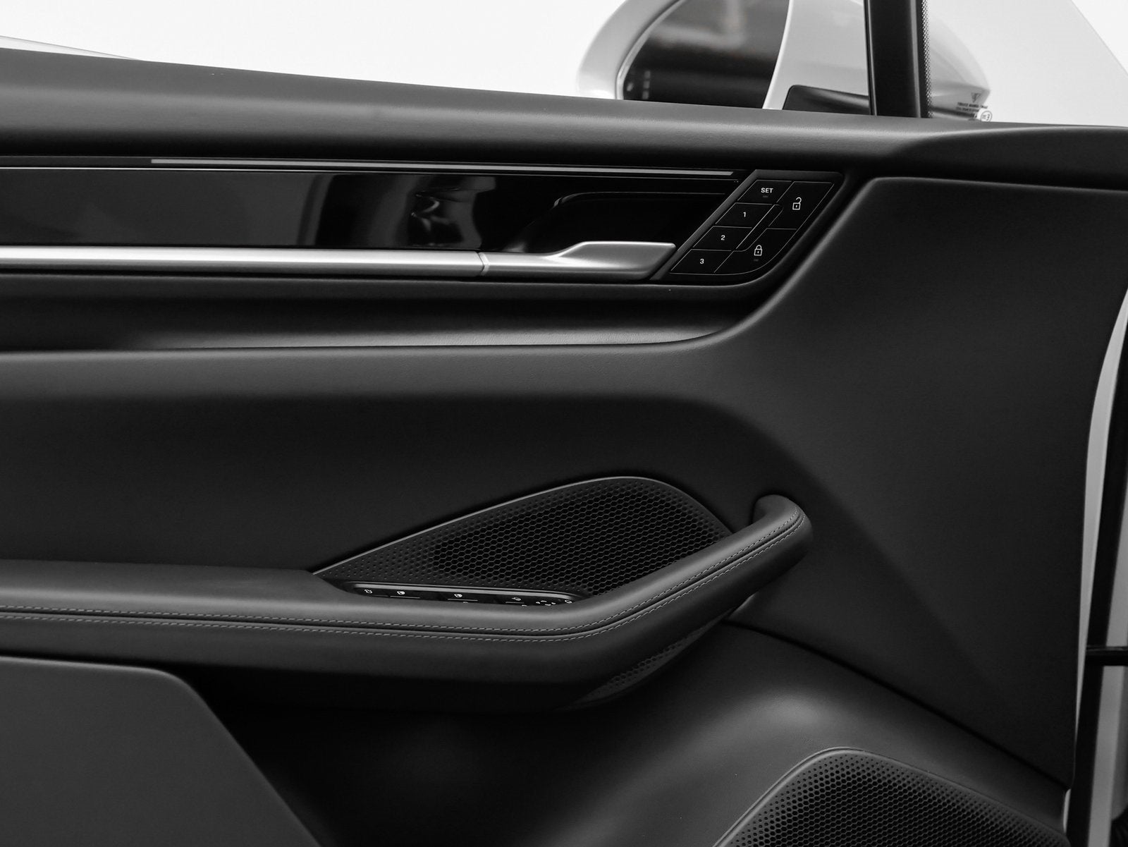 2025 Porsche Macan Macan 4S Electric