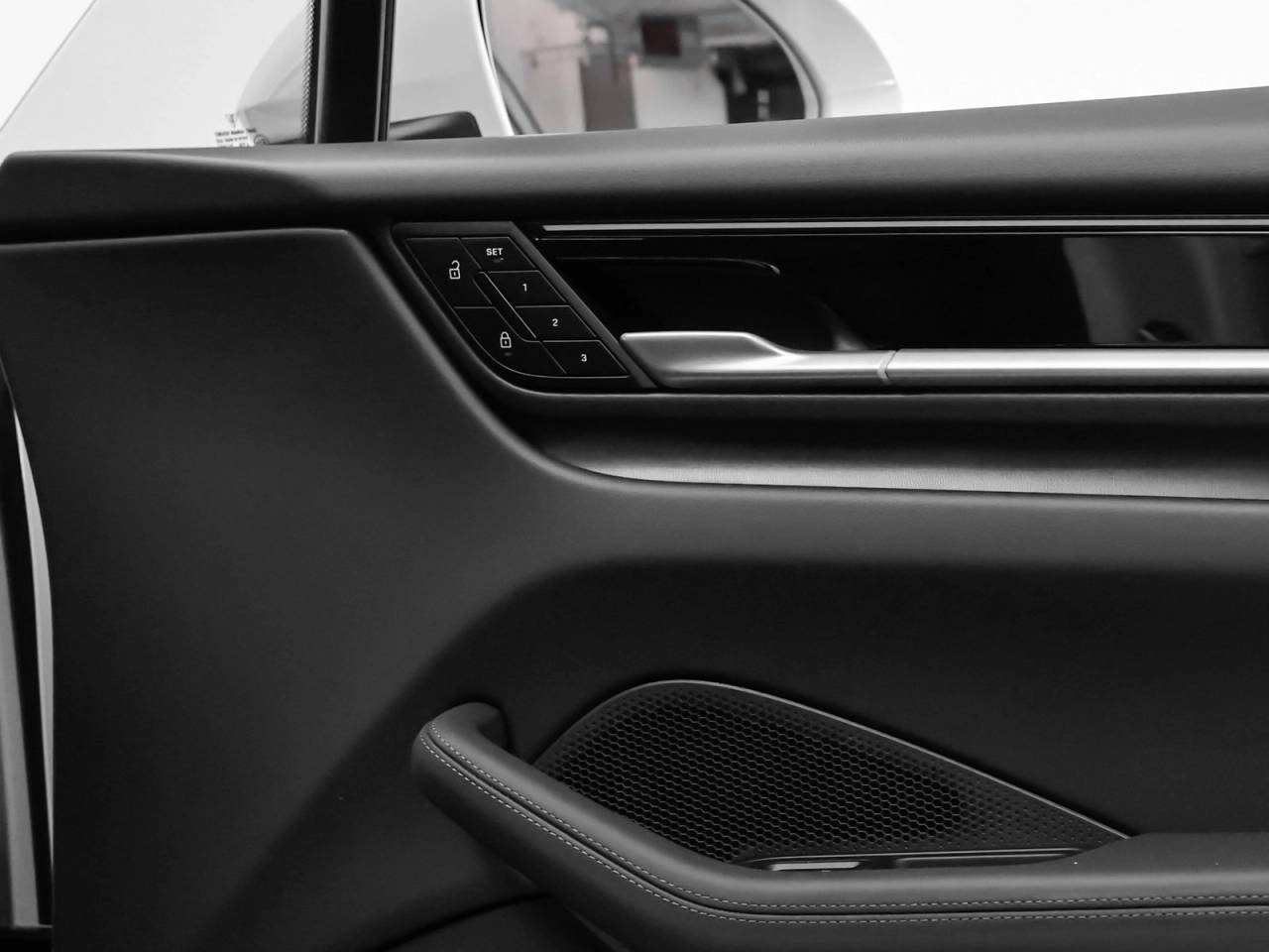 2025 Porsche Macan Macan 4S Electric