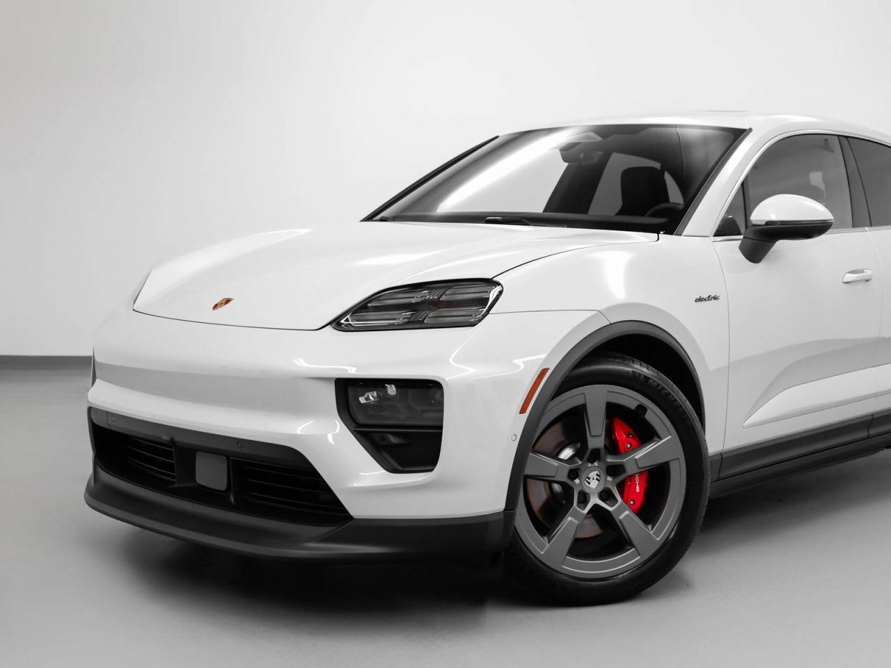 2025 Porsche Macan Macan 4S Electric