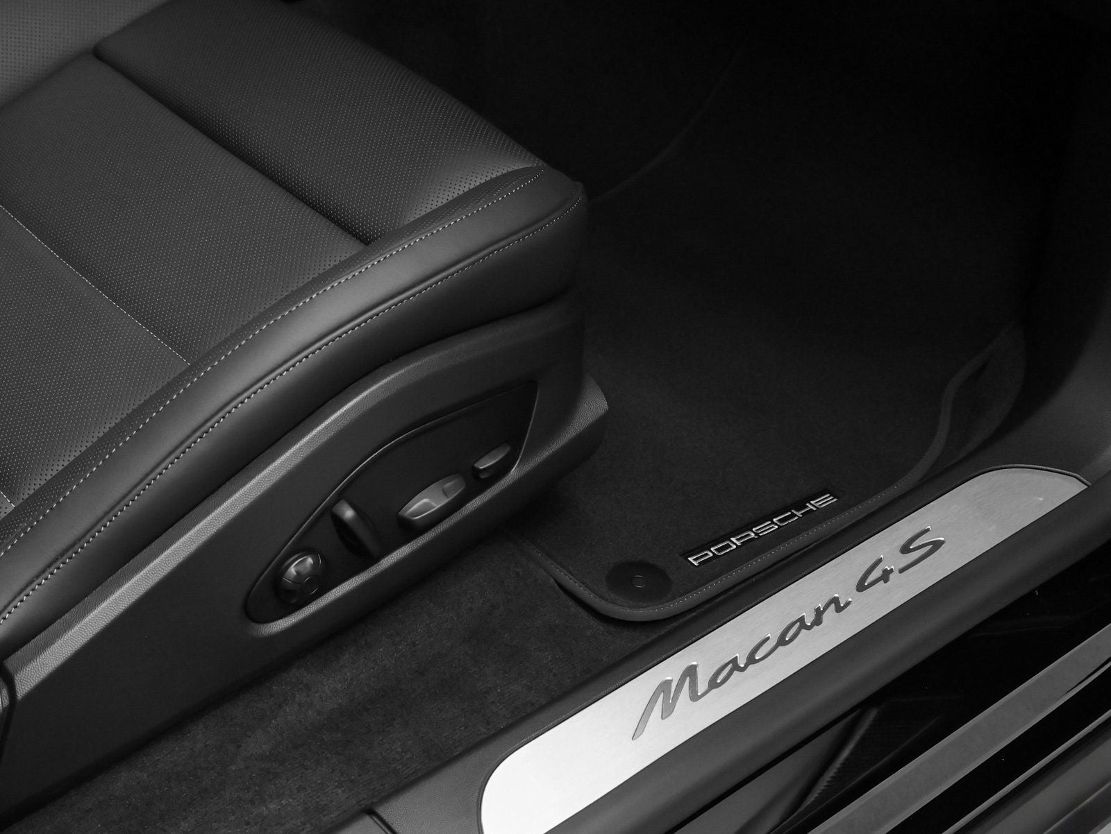 2026 Porsche Macan Macan 4S Electric