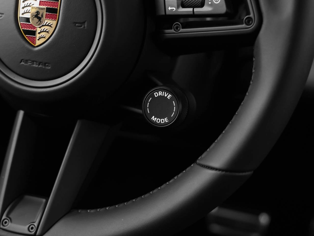 2025 Porsche Macan 4S Electric